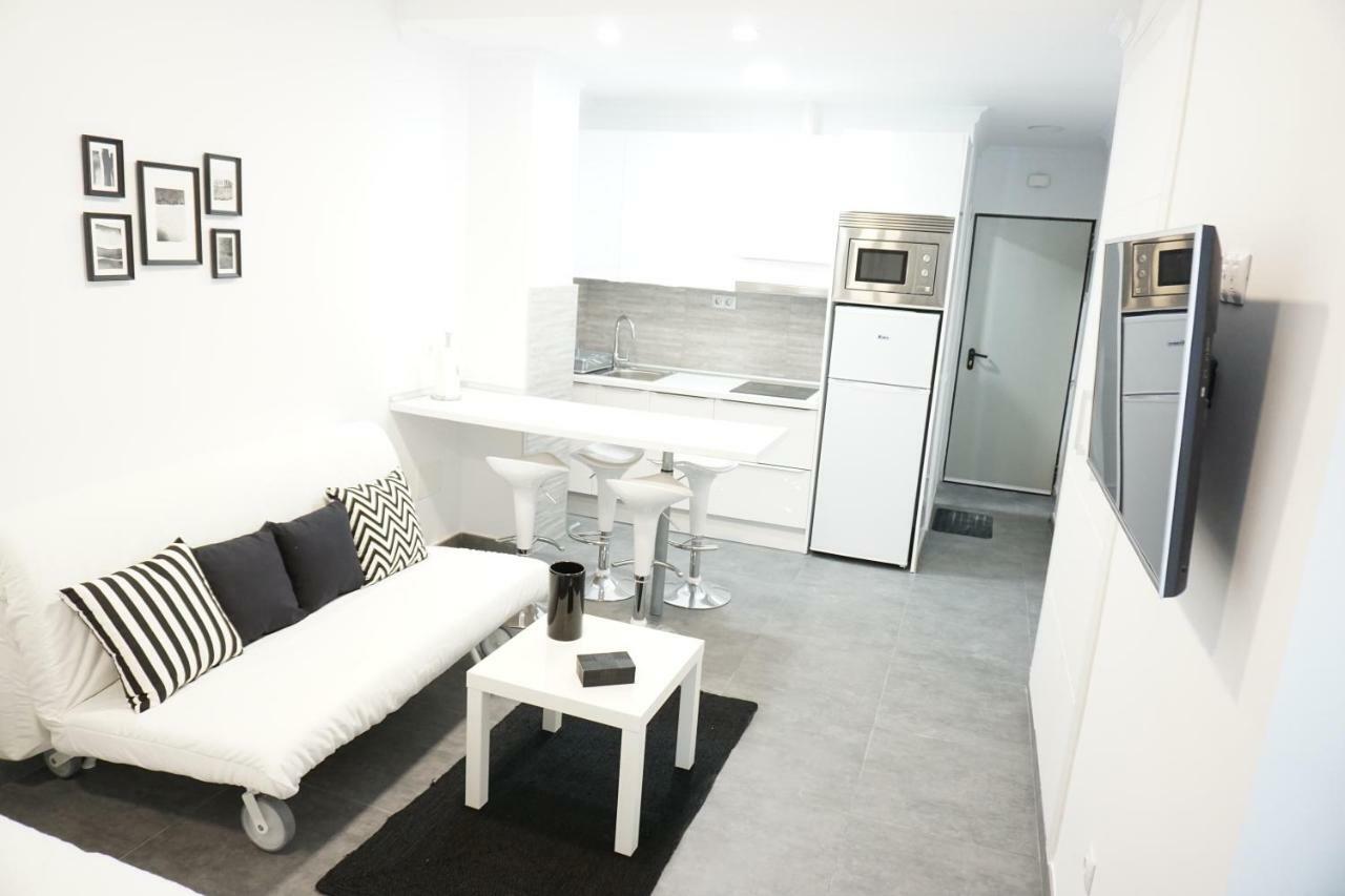 Black & White Las Canteras Las Palmas Exterior photo