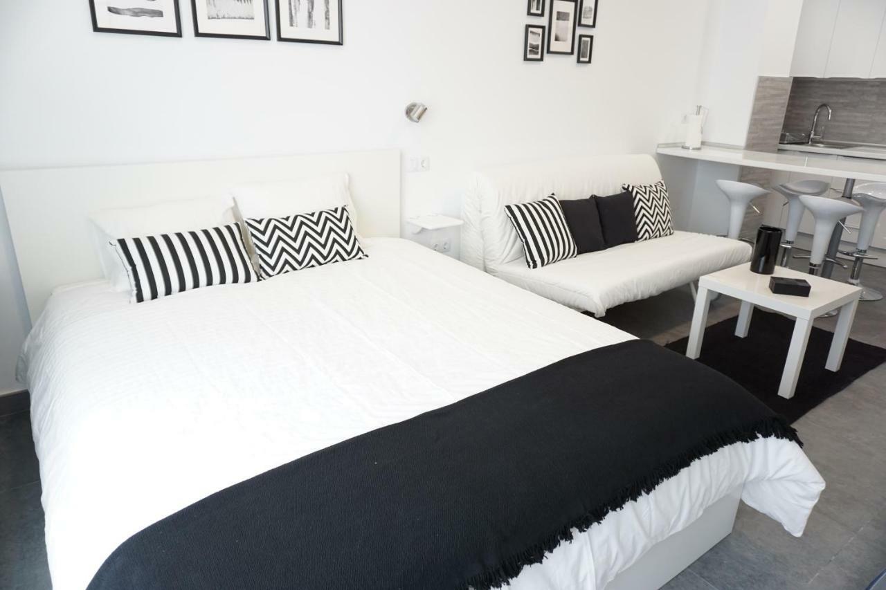 Black & White Las Canteras Las Palmas Exterior photo
